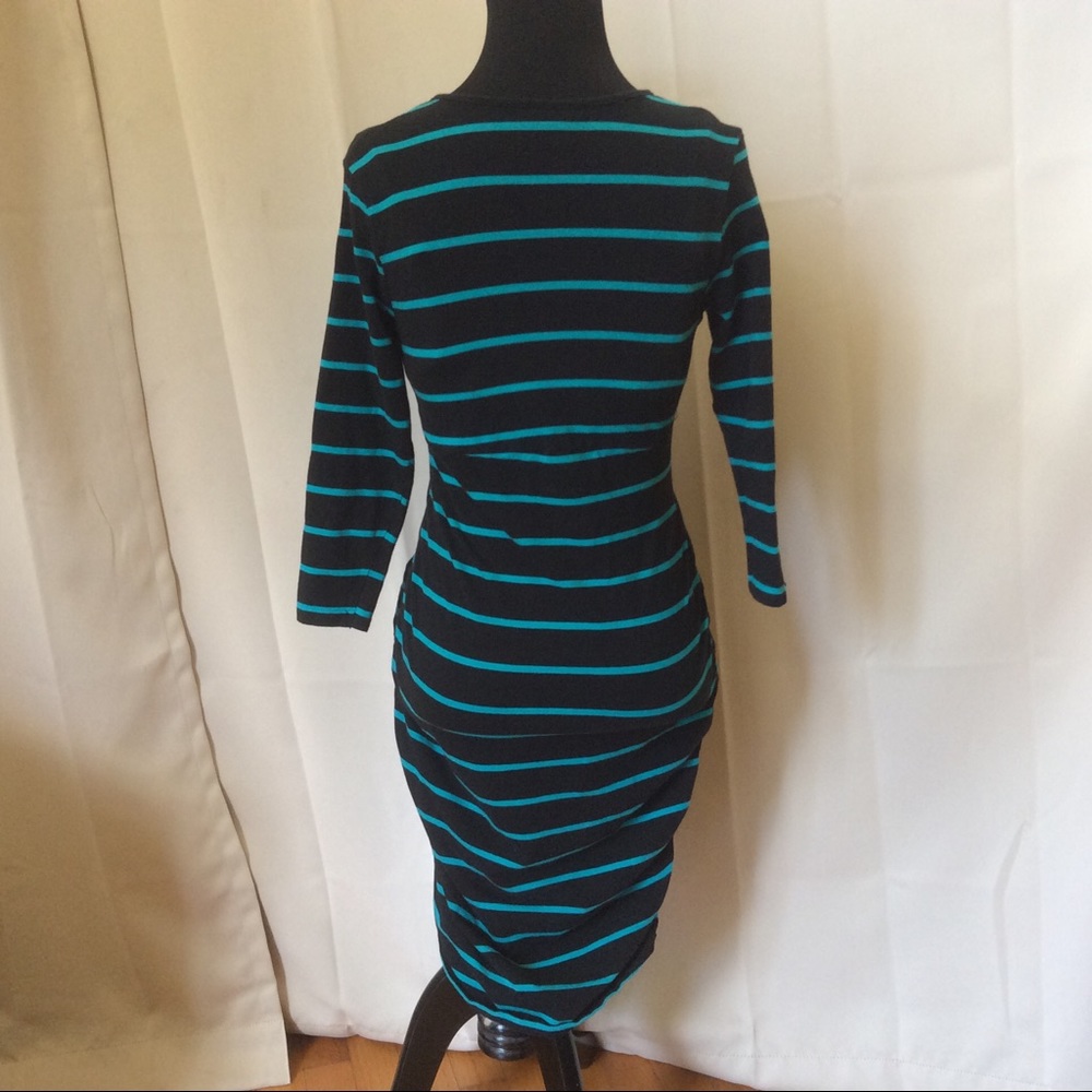 Times Two V neck Maternity dress - Picture 2 of 7